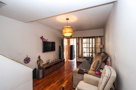 Casa à venda com 110m², 2 quartos e 2 vagasSala