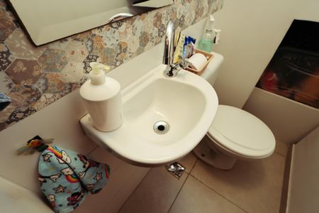 Casa à venda com 110m², 2 quartos e 2 vagasLavabo