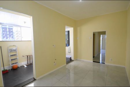 Apartamento à venda com 84m², 2 quartos e sem vagaSala
