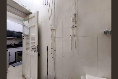 Apartamento à venda com 65m², 2 quartos e 1 vagaÁrea de Serviço