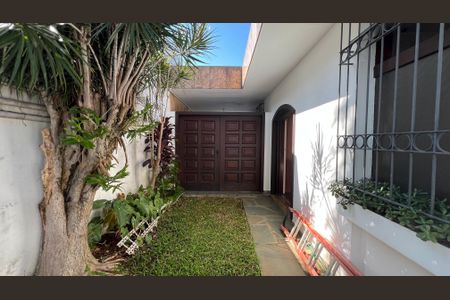 Casa à venda com 485m², 4 quartos e 4 vagas Casa à venda com 485m², 4 quartos e 4 vagasQuintal