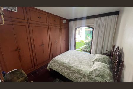 Casa à venda com 485m², 4 quartos e 4 vagas Casa à venda com 485m², 4 quartos e 4 vagasSuite