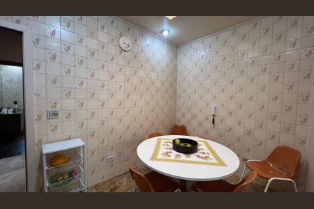 Casa à venda com 485m², 4 quartos e 4 vagas Casa à venda com 485m², 4 quartos e 4 vagasCopa