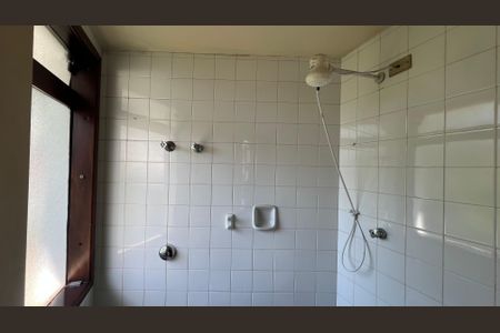 Casa à venda com 485m², 4 quartos e 4 vagas Casa à venda com 485m², 4 quartos e 4 vagasBanheiro de serviço