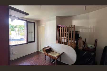 Casa à venda com 485m², 4 quartos e 4 vagas Casa à venda com 485m², 4 quartos e 4 vagasQuarto de Serviço