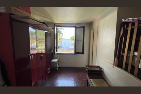 Casa à venda com 485m², 4 quartos e 4 vagas Casa à venda com 485m², 4 quartos e 4 vagasQuarto do salão