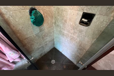 Casa à venda com 485m², 4 quartos e 4 vagas Casa à venda com 485m², 4 quartos e 4 vagasBanheiro