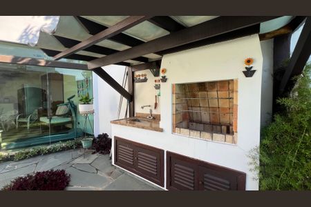 Casa à venda com 485m², 4 quartos e 4 vagas Casa à venda com 485m², 4 quartos e 4 vagasChurrasqueira