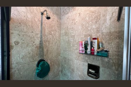 Casa à venda com 485m², 4 quartos e 4 vagas Casa à venda com 485m², 4 quartos e 4 vagasBanheiro