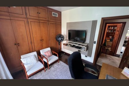 Casa à venda com 485m², 4 quartos e 4 vagas Casa à venda com 485m², 4 quartos e 4 vagasQuarto 2