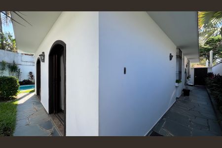 Casa à venda com 485m², 4 quartos e 4 vagas Casa à venda com 485m², 4 quartos e 4 vagasQuintal