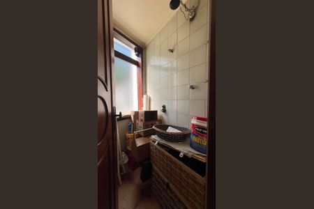 Casa à venda com 485m², 4 quartos e 4 vagas Casa à venda com 485m², 4 quartos e 4 vagasBanheiro do salão