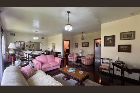 Casa à venda com 485m², 4 quartos e 4 vagas Casa à venda com 485m², 4 quartos e 4 vagasSala