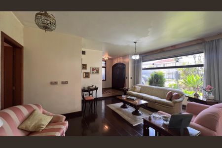 Casa à venda com 485m², 4 quartos e 4 vagas Casa à venda com 485m², 4 quartos e 4 vagasSala