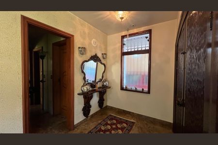 Casa à venda com 485m², 4 quartos e 4 vagas Casa à venda com 485m², 4 quartos e 4 vagasSala