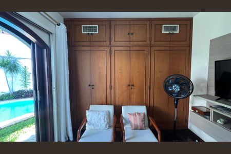 Casa à venda com 485m², 4 quartos e 4 vagas Casa à venda com 485m², 4 quartos e 4 vagasQuarto 2