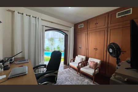 Casa à venda com 485m², 4 quartos e 4 vagas Casa à venda com 485m², 4 quartos e 4 vagasQuarto 2