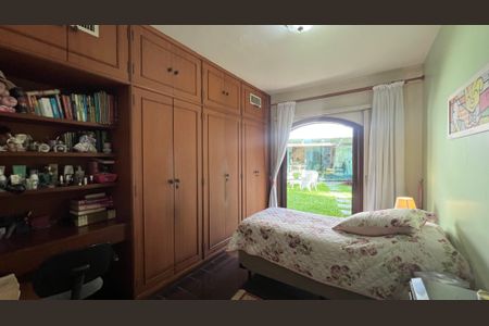 Casa à venda com 485m², 4 quartos e 4 vagas Casa à venda com 485m², 4 quartos e 4 vagasQuarto 3