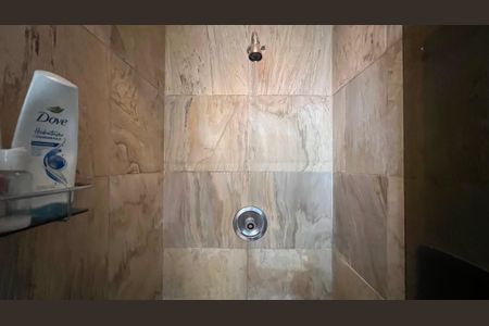 Casa à venda com 485m², 4 quartos e 4 vagas Casa à venda com 485m², 4 quartos e 4 vagasBanheiro da Suíte