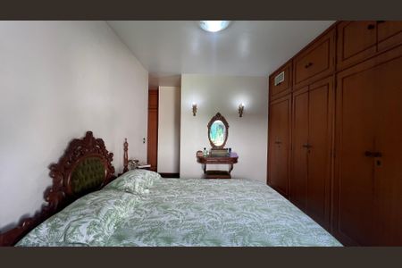 Casa à venda com 485m², 4 quartos e 4 vagas Casa à venda com 485m², 4 quartos e 4 vagasSuite