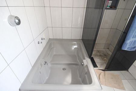 Casa à venda com 186m², 3 quartos e 1 vagaBanheiro 2