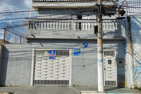 Casa à venda com 186m², 3 quartos e 1 vaga Casa à venda com 186m², 3 quartos e 1 vagaFachada