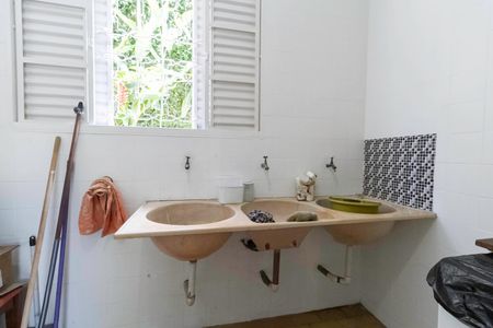 Casa à venda com 1000m², 3 quartos e 6 vagas Casa à venda com 1000m², 3 quartos e 6 vagasÁrea de serviço