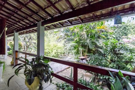 Casa à venda com 1000m², 3 quartos e 6 vagas Casa à venda com 1000m², 3 quartos e 6 vagasVaranda