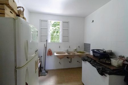 Casa à venda com 1000m², 3 quartos e 6 vagas Casa à venda com 1000m², 3 quartos e 6 vagasÁrea de serviço