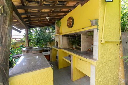 Casa à venda com 1000m², 3 quartos e 6 vagas Casa à venda com 1000m², 3 quartos e 6 vagasChurrasqueira