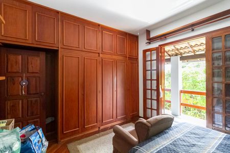 Casa à venda com 1000m², 3 quartos e 6 vagas Casa à venda com 1000m², 3 quartos e 6 vagasQuarto 2