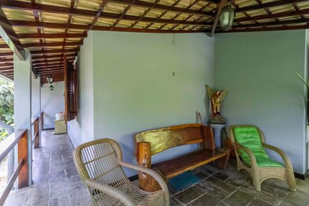 Casa à venda com 1000m², 3 quartos e 6 vagas Casa à venda com 1000m², 3 quartos e 6 vagasVaranda