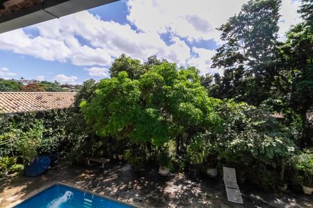 Casa à venda com 1000m², 3 quartos e 6 vagas Casa à venda com 1000m², 3 quartos e 6 vagasVista da varanda do quarto 2 e da suíte