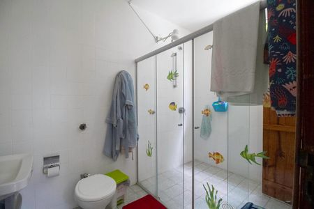 Casa à venda com 1000m², 3 quartos e 6 vagas Casa à venda com 1000m², 3 quartos e 6 vagasBanheiro