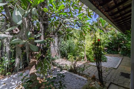 Casa à venda com 1000m², 3 quartos e 6 vagas Casa à venda com 1000m², 3 quartos e 6 vagasEntrada