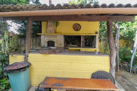 Casa à venda com 1000m², 3 quartos e 6 vagas Casa à venda com 1000m², 3 quartos e 6 vagasChurrasqueira