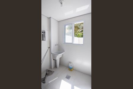 Apartamento à venda com 78m², 3 quartos e 2 vagas Apartamento à venda com 78m², 3 quartos e 2 vagasCozinha e Área de Serviço