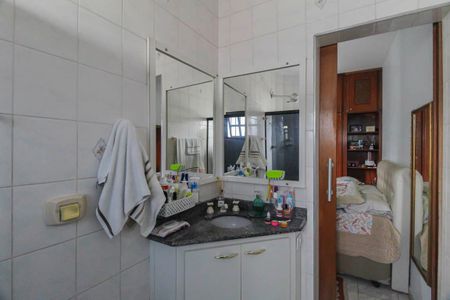 Casa à venda com 206m², 4 quartos e 3 vagas Casa à venda com 206m², 4 quartos e 3 vagasBanheiro da Suíte