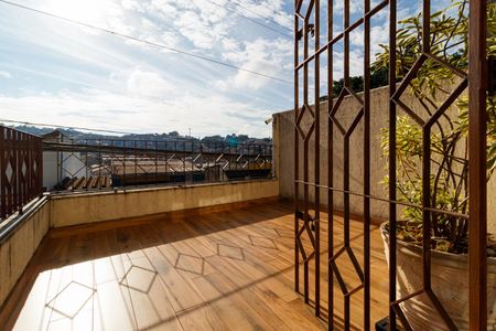 Casa à venda com 200m², 3 quartos e 2 vagas Casa à venda com 200m², 3 quartos e 2 vagasVaranda da Sala