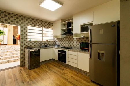 Casa à venda com 200m², 3 quartos e 2 vagas Casa à venda com 200m², 3 quartos e 2 vagasCozinha