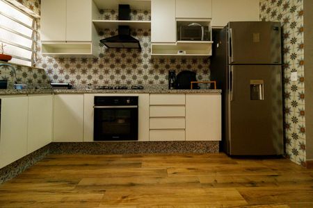 Casa à venda com 200m², 3 quartos e 2 vagas Casa à venda com 200m², 3 quartos e 2 vagasCozinha