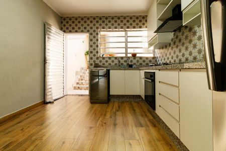 Casa à venda com 200m², 3 quartos e 2 vagas Casa à venda com 200m², 3 quartos e 2 vagasCozinha