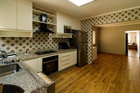 Casa à venda com 200m², 3 quartos e 2 vagas Casa à venda com 200m², 3 quartos e 2 vagasCozinha