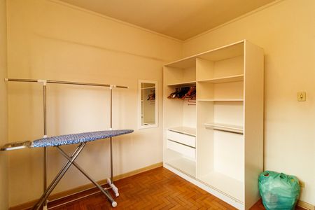 Casa à venda com 200m², 3 quartos e 2 vagas Casa à venda com 200m², 3 quartos e 2 vagasQuarto