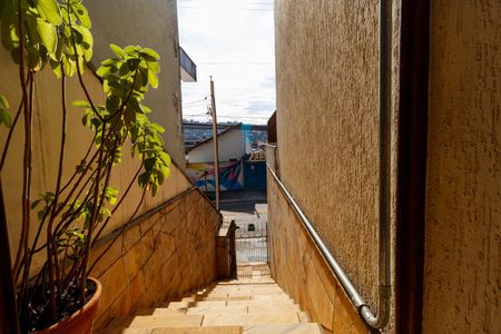 Casa à venda com 200m², 3 quartos e 2 vagas Casa à venda com 200m², 3 quartos e 2 vagasÁrea externa