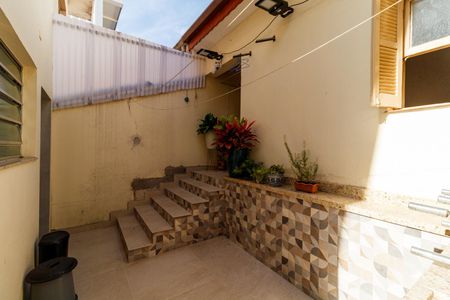 Casa à venda com 200m², 3 quartos e 2 vagas Casa à venda com 200m², 3 quartos e 2 vagasÁrea externa