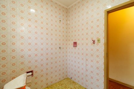 Casa à venda com 200m², 3 quartos e 2 vagas Casa à venda com 200m², 3 quartos e 2 vagasBanheiro
