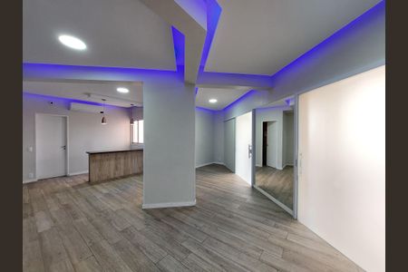 Apartamento à venda com 48m², 2 quartos e 1 vaga Apartamento à venda com 48m², 2 quartos e 1 vagaÁrea comum - Salão de Festas