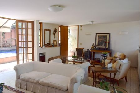 Casa à venda com 535m², 4 quartos e 4 vagasSala de estar