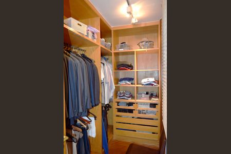 Casa à venda com 535m², 4 quartos e 4 vagasCloset da suíte 2